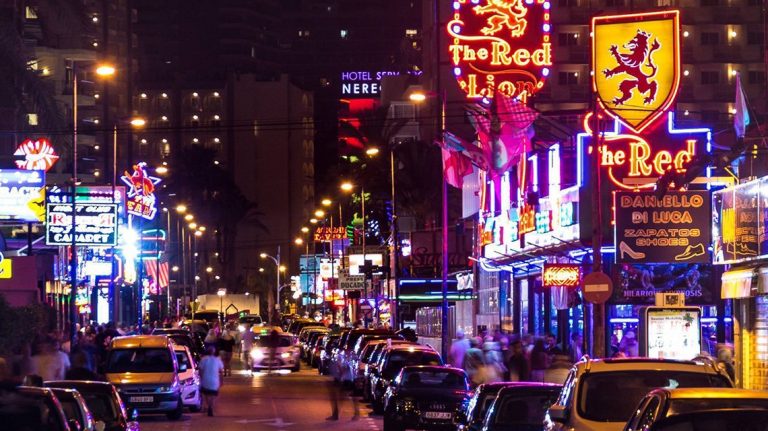 Benidorm’s English Square: Entertainment, Nightlife & All-Day Party Vibes