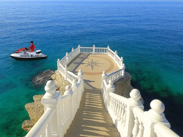 Top Things to Do in Benidorm: Beaches, Viewpoints, Local Life & More