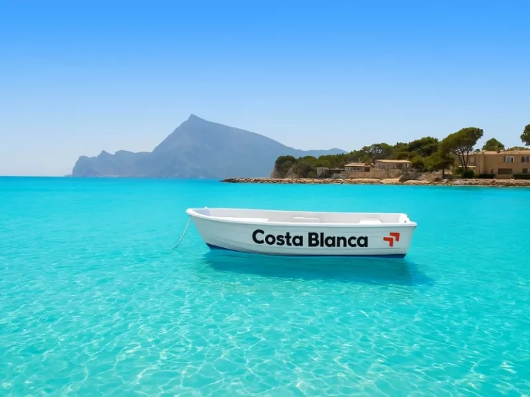 Beaches in Altea: Clear Waters, Hidden Coves & Promenades