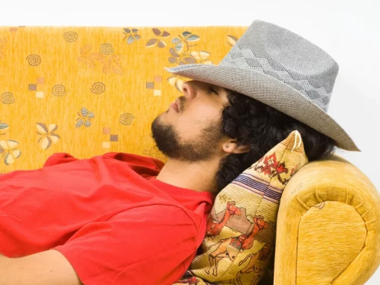 How the Spanish Siesta Affects Daily Life in the Costa Blanca