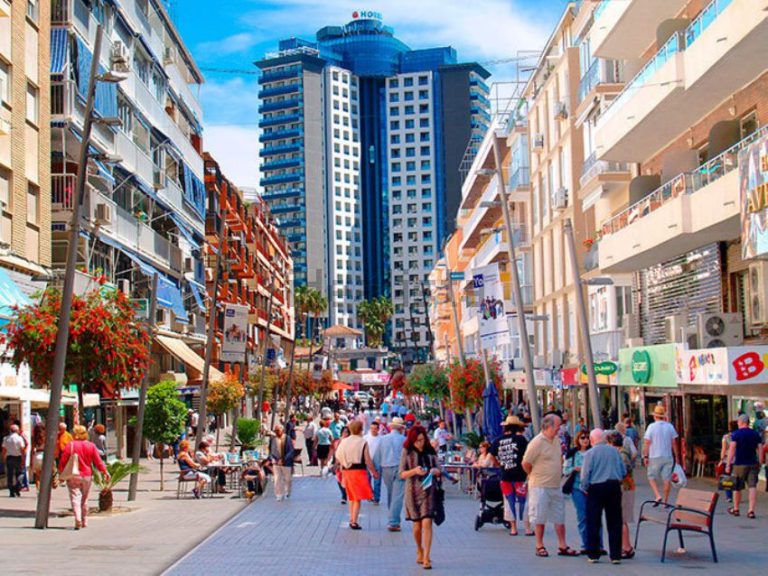 Markets in Benidorm: Local Flavours, Bargains & Weekly Finds