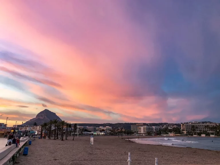 Beaches in Jávea (Xábia): Plan Your Quiet Beach Day