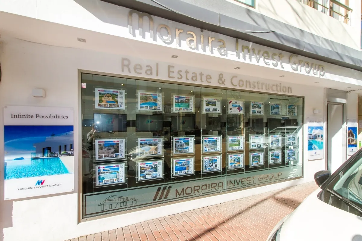 Front office view of Moraira Invest Group, estate agents in Moraira