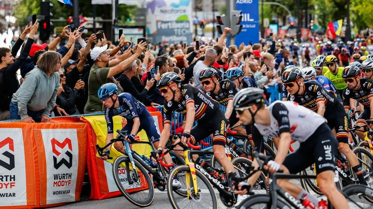 Professionals racing the vuelta de España and crossing through the Costa Blanca